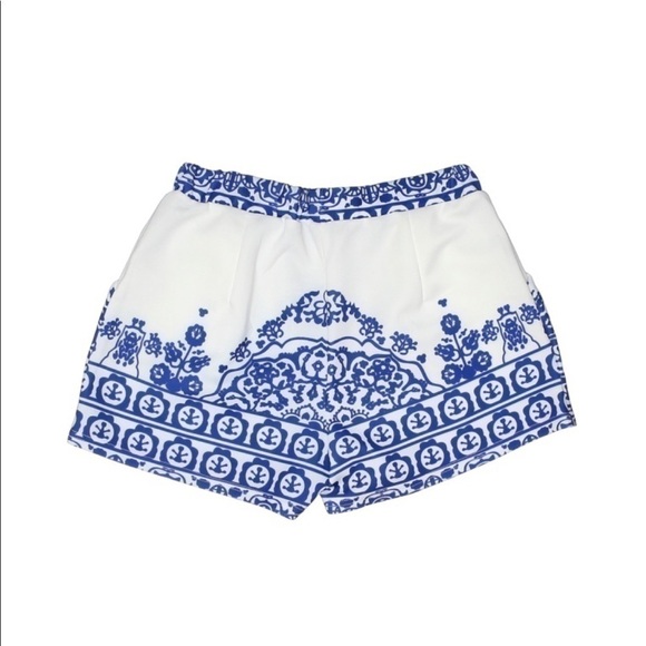 𝅺NWT high rise shorts - Picture 2 of 3